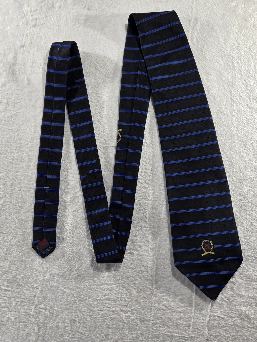 Vintage Tommy Hilfiger Men's Black & Blue Striped Pointed Tie with Logo - 0115